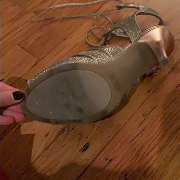 Guess Heels - Picture 4 of 5